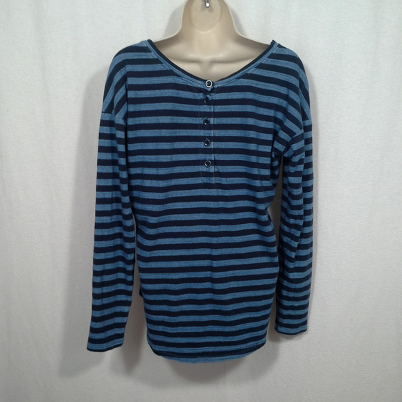 Gap top t-shirt Size S Blue stripes Back buttons - Picture 3 of 8